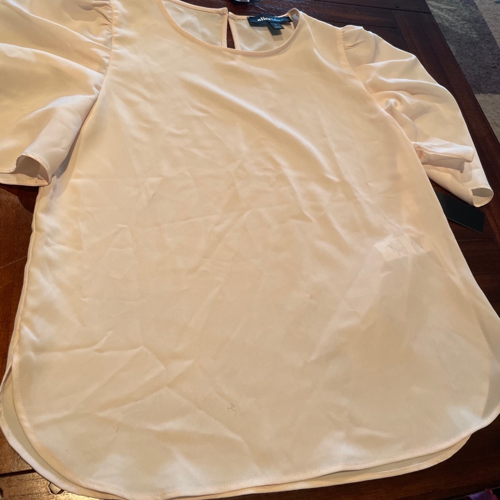 Alice Blue cream top NWT